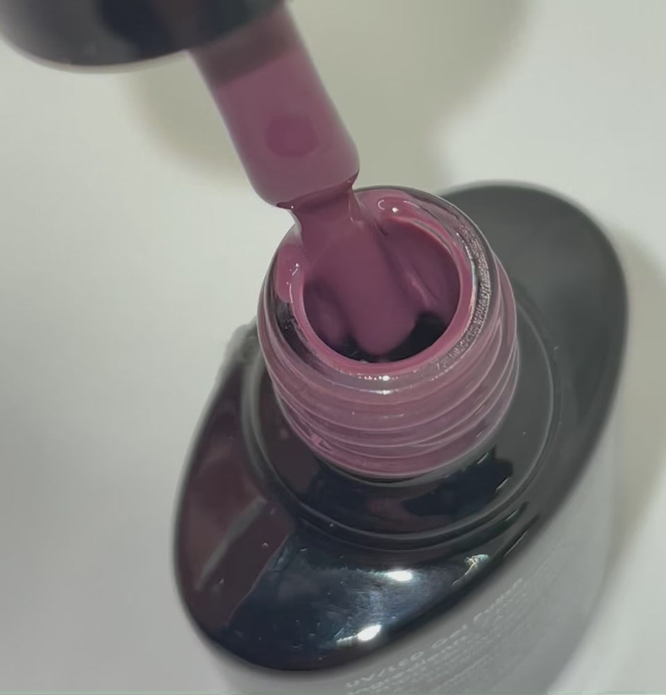 
            
                Videó betöltése és lejátszása a Galériamegjelenítőben, Product video of Pure Nails&amp;#39; Halo gel polish in shade &amp;#39;Nutmeg&amp;#39; 
            
        