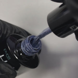 
            
                Videó betöltése és lejátszása a Galériamegjelenítőben, Product video of Pure Nails&amp;#39; Halo gel polish shade &amp;#39;Ballgown&amp;#39;
            
        