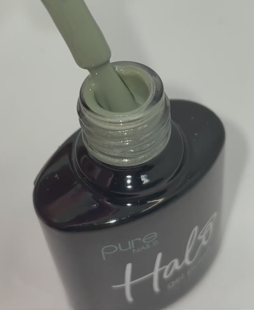 
            
                Videó betöltése és lejátszása a Galériamegjelenítőben, Product video showcasing Pure Nails&amp;#39; Halo gel polish shade &amp;#39;Sage&amp;#39;
            
        
