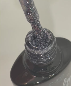 
            
                Videó betöltése és lejátszása a Galériamegjelenítőben, Product video of Pure Nails&amp;#39; Halo gel nail polish in shade &amp;#39;Platinum&amp;#39; 
            
        