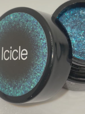 
            
                Videó betöltése és lejátszása a Galériamegjelenítőben, Product video of Pure Nails&amp;#39; Halo gel polish in shade &amp;#39;Icicle&amp;#39; 
            
        