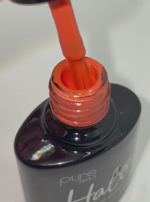 
            
                Videó betöltése és lejátszása a Galériamegjelenítőben, Product video of Pure Nails&amp;#39; Halo gel nail polish in shade &amp;#39;Apricot&amp;#39; 
            
        