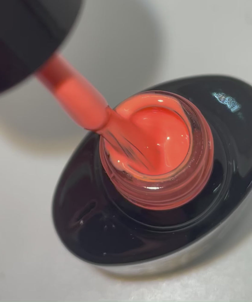 
            
                Videó betöltése és lejátszása a Galériamegjelenítőben, Product video showcasing Pure Nails&amp;#39; HEMA-Free Halo gel polish shade &amp;#39;Jellies&amp;#39;
            
        
