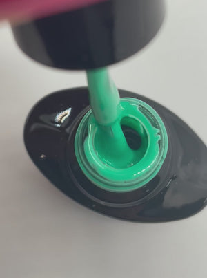 
            
                Videó betöltése és lejátszása a Galériamegjelenítőben, Product video showcasing Pure Nails&amp;#39; Halo gel polish in shade &amp;#39;Fresh Start&amp;#39;
            
        