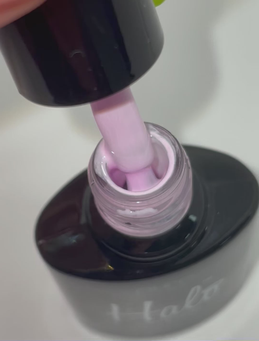 Product video showing the Halo gel polish in shade 'Rosehip'