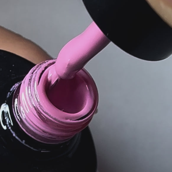 Product video of Pure Nails' halo gel polish in shade 'Bliss'