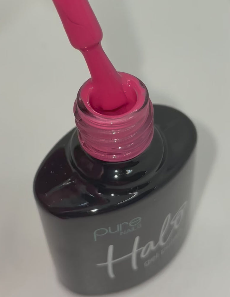 
            
                Videó betöltése és lejátszása a Galériamegjelenítőben, Product video of Pure Nails&amp;#39; Halo gel polish in shade &amp;#39;Rose&amp;#39;
            
        