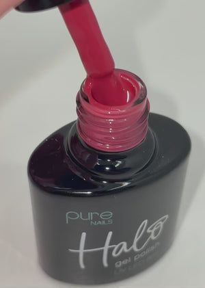 
            
                Videó betöltése és lejátszása a Galériamegjelenítőben, Product video of Pure Nails&amp;#39; Halo gel polish in shade &amp;#39;Copper Rose&amp;#39;
            
        
