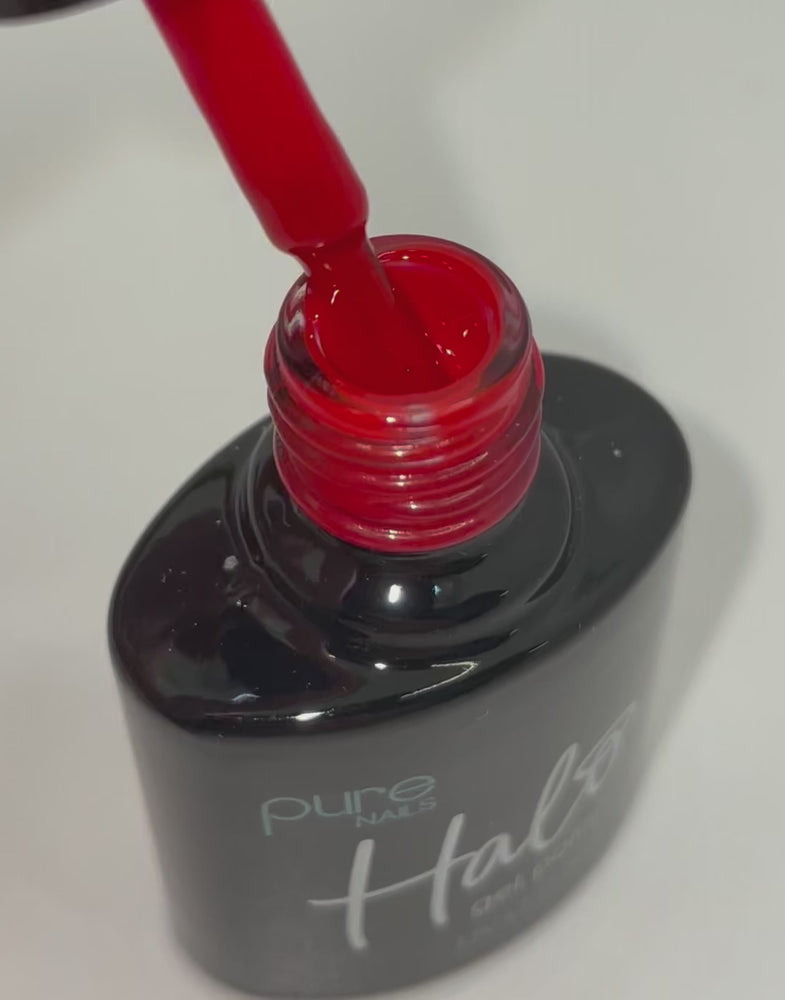 
            
                Videó betöltése és lejátszása a Galériamegjelenítőben, Product video of Pure Nails&amp;#39; Halo gel polish in shade &amp;#39;Red&amp;#39;
            
        