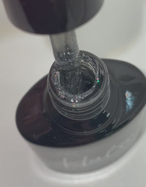 
            
                Videó betöltése és lejátszása a Galériamegjelenítőben, Product video of Pure Nails&amp;#39; Halo gel polish in the shade &amp;#39;Black Magic&amp;#39;
            
        