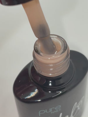 
            
                Videó betöltése és lejátszása a Galériamegjelenítőben, Product video displaying Pure Nail&amp;#39;s Halo gel polish in shade &amp;#39;Anais&amp;#39; 
            
        